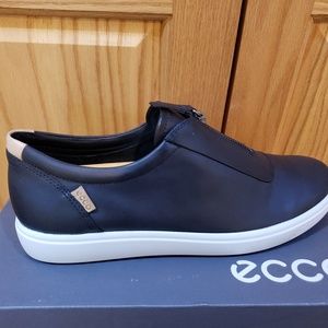 Ecco Leather Soft 7 Zip Shoe